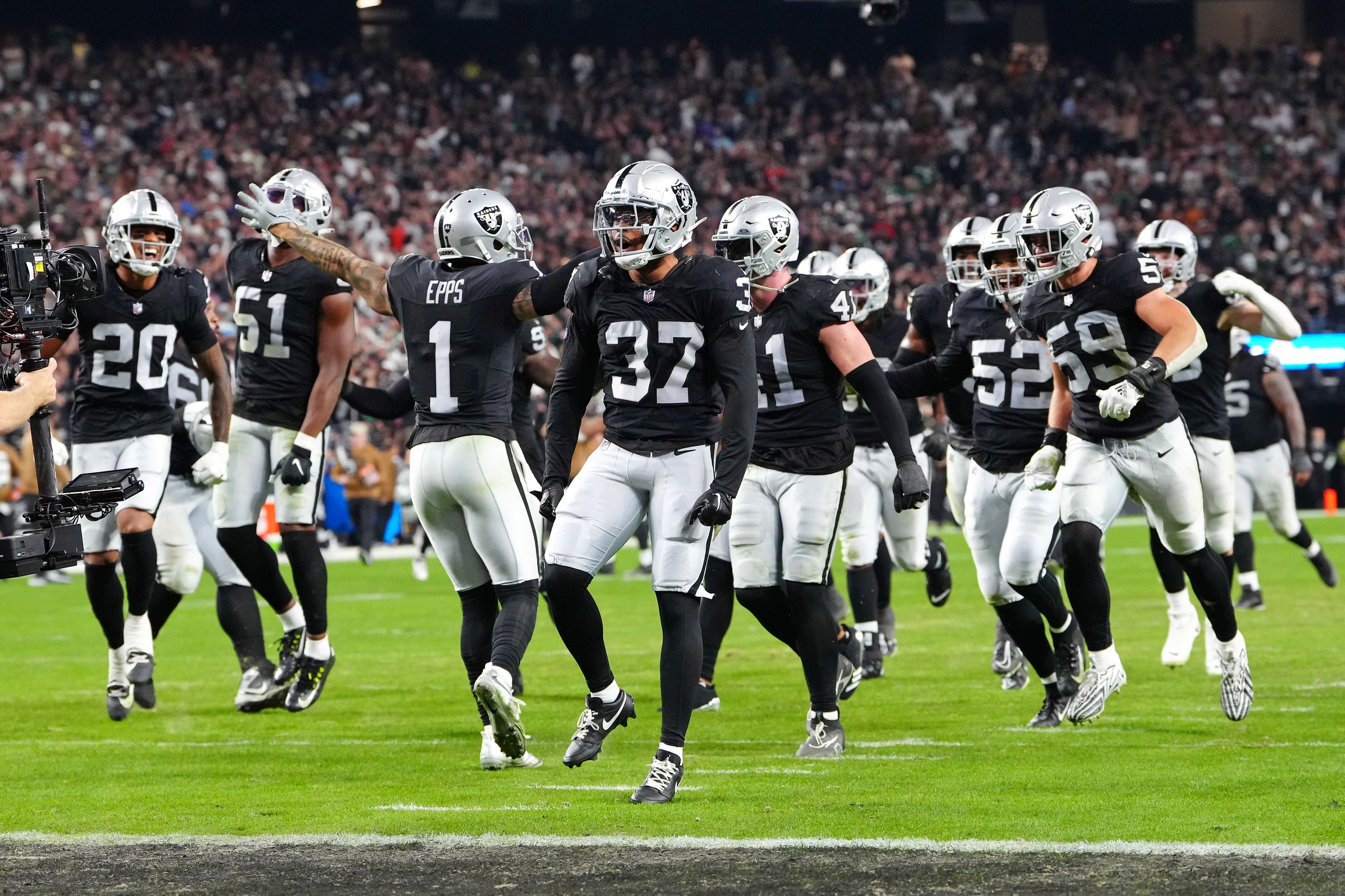 Las Vegas Raiders' defense aims to be great, not good - Sports Illustrated  Las Vegas Raiders News, Analysis and More