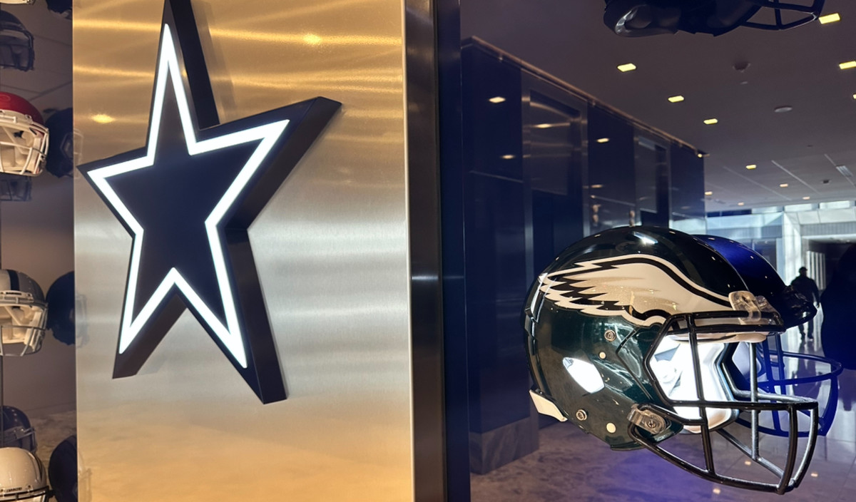 The Eagles visit the Cowboys on Sunday night.