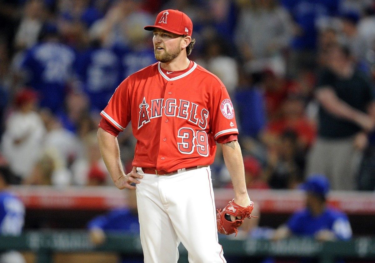 Former Angels Reliever Signs With AL West Rival - Los Angeles Angels