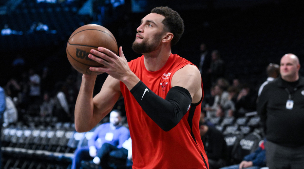 Chicago Bulls guard Zach LaVine has been linked in trade rumors to the Lakers and 76ers.