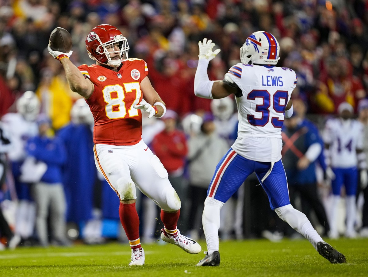 Chiefs tight end Travis Kelce laterals to receiver Kadarius Toney for what would have been the go-ahead touchdown against the Bills. But the play was called back after Toney was penalized for lining up offsides on the play.
