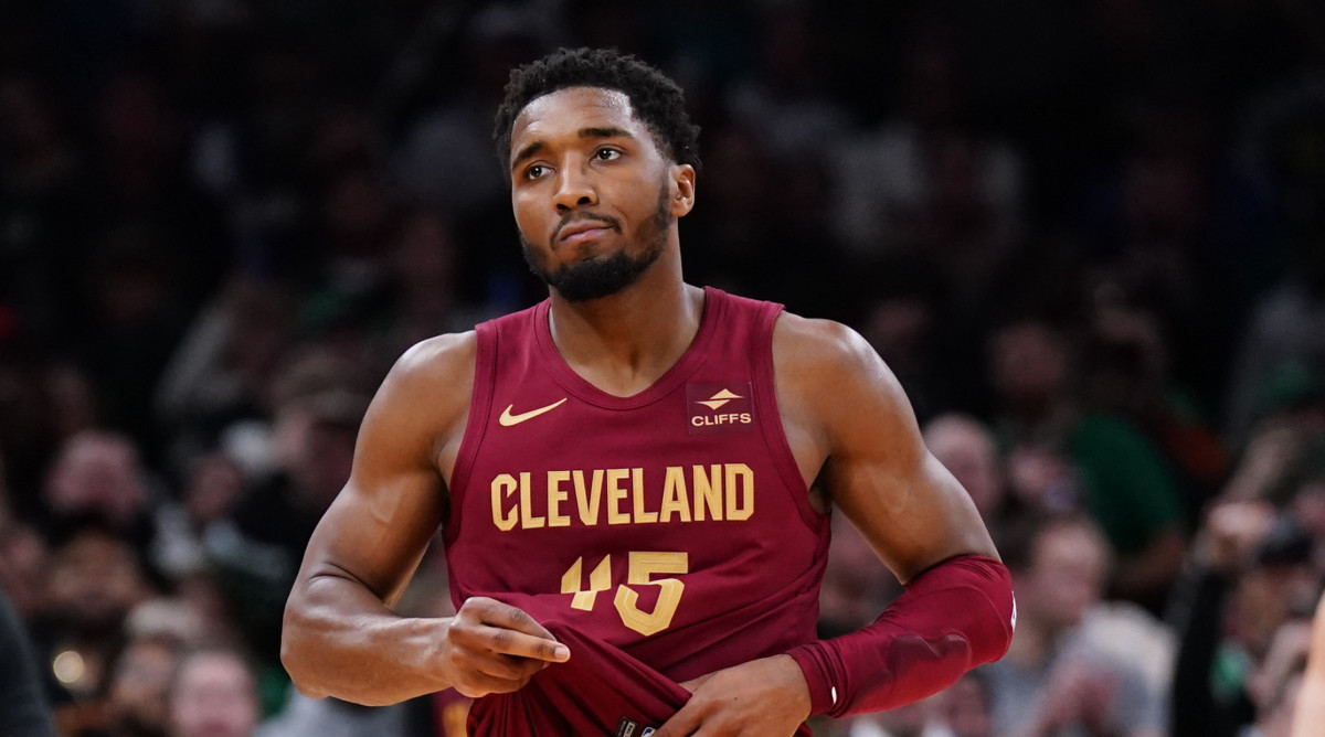 Cleveland Cavaliers guard Donovan Mitchell could become a top trade target for the Knicks and Nets if he chooses not to re-sign.