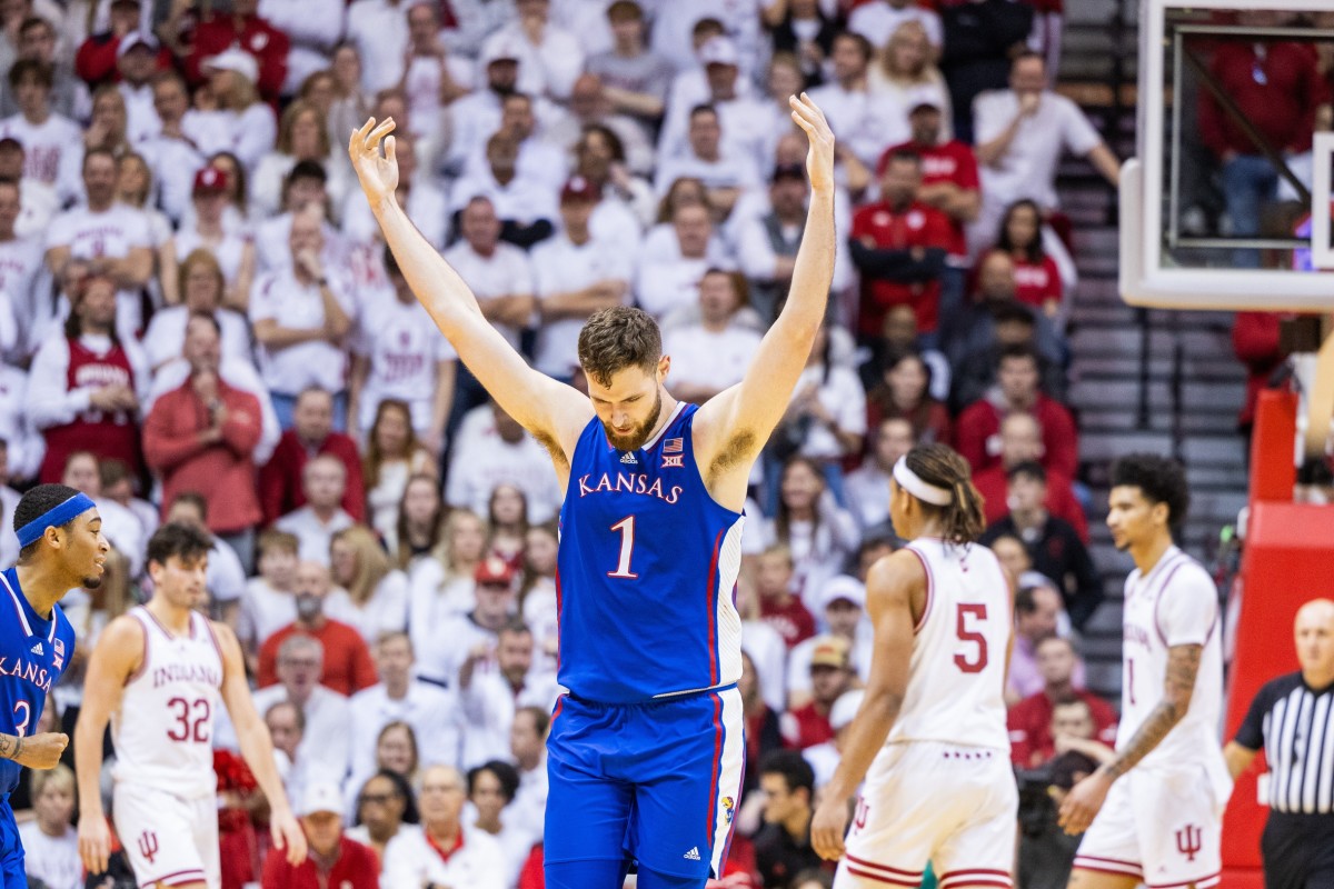 Kansas Jayhawks center Hunter Dickinson (1) in the second half against the Indiana Hoosiers at Simon Skjodt Assembly Hall.