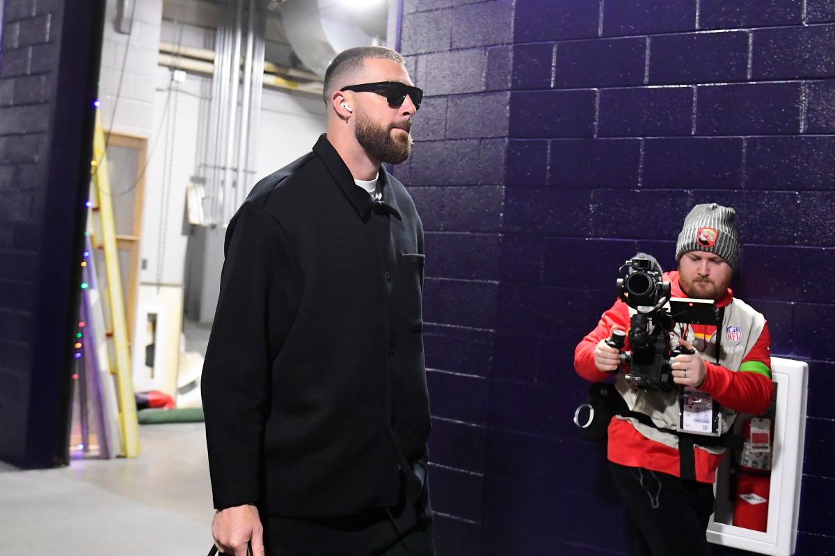 Kansas City Chiefs tight end Travis Kelce arrives before the game against the New England Patriots at Gillette Stadium.