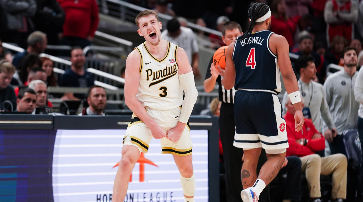 Braden Smith playing for Purdue.
