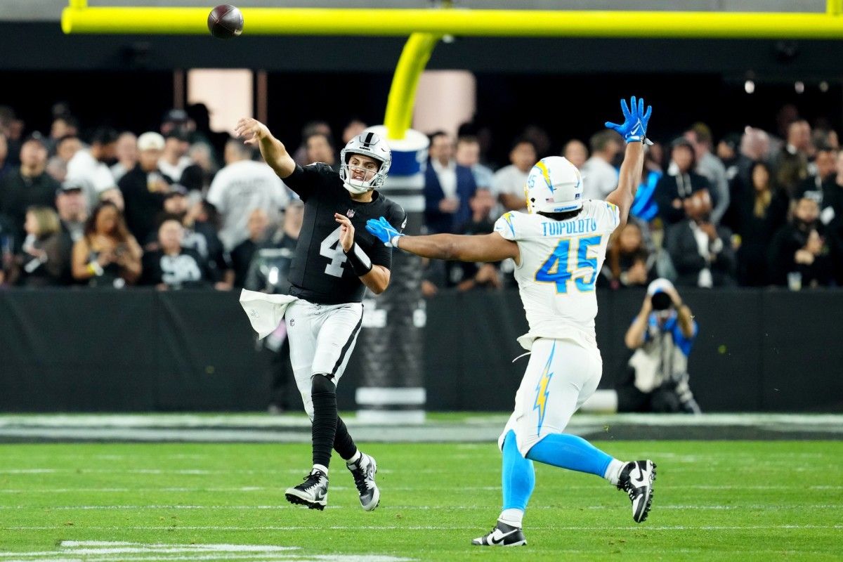 The Las Vegas Raiders must continue to be aggressive offensively to stay alive in the playoff hunt.