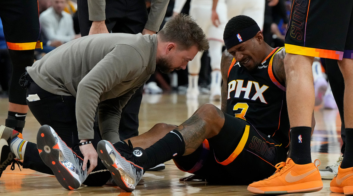 Phoenix Suns guard Bradley Beal suffered an ankle injury vs. the New York Knicks.