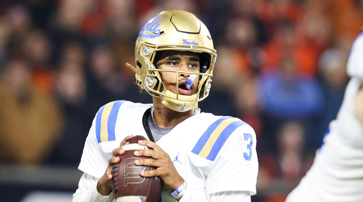 Former UCLA Bruins QB Dante Moore