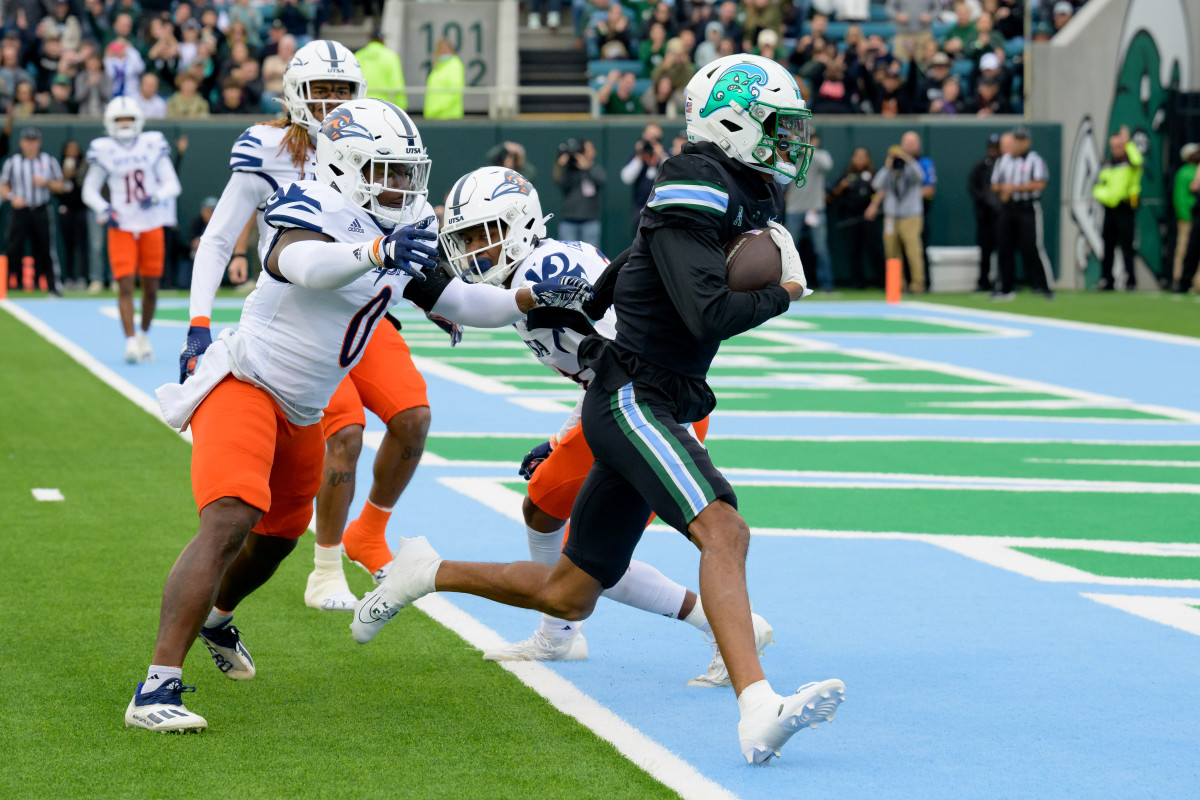 Former Tulane WR Chris Brazzell scoring a touchdown against UTEP. (Photo by Matthew Hinton of USA Today Sports)