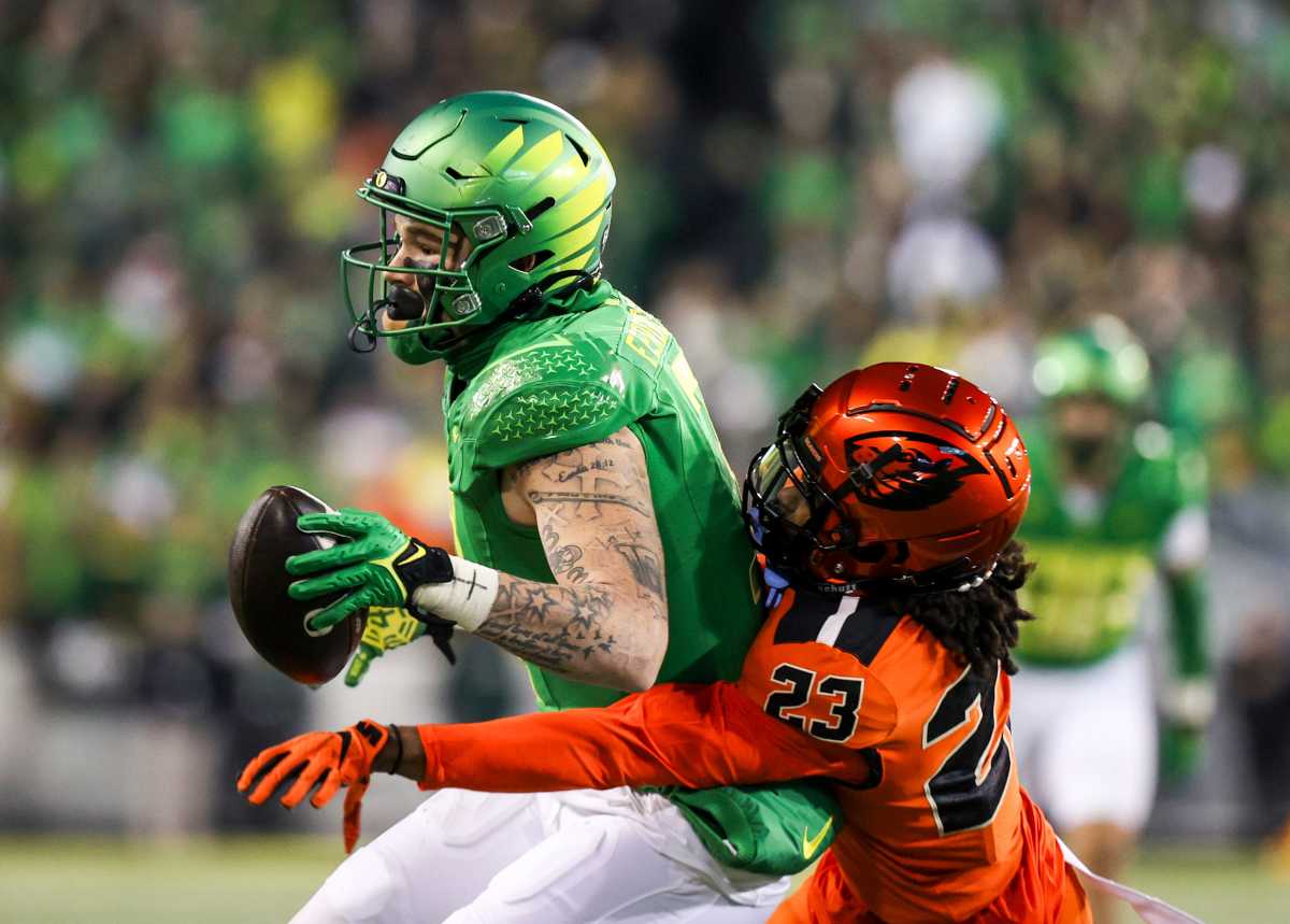 Former Oregon State CB Jermod McCoy defending a pass against Oregon. (Photo by Abigail Dollins of the Statesman Journal)