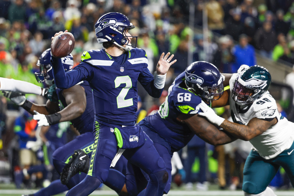 Seahawks quarterback Drew Lock (2) led a game-winning drive that kept the team's playoff hopes alive.