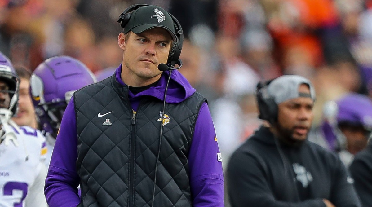 Vikings head coach Kevin O'Connell looks on during the second half of a game against the Bengals.