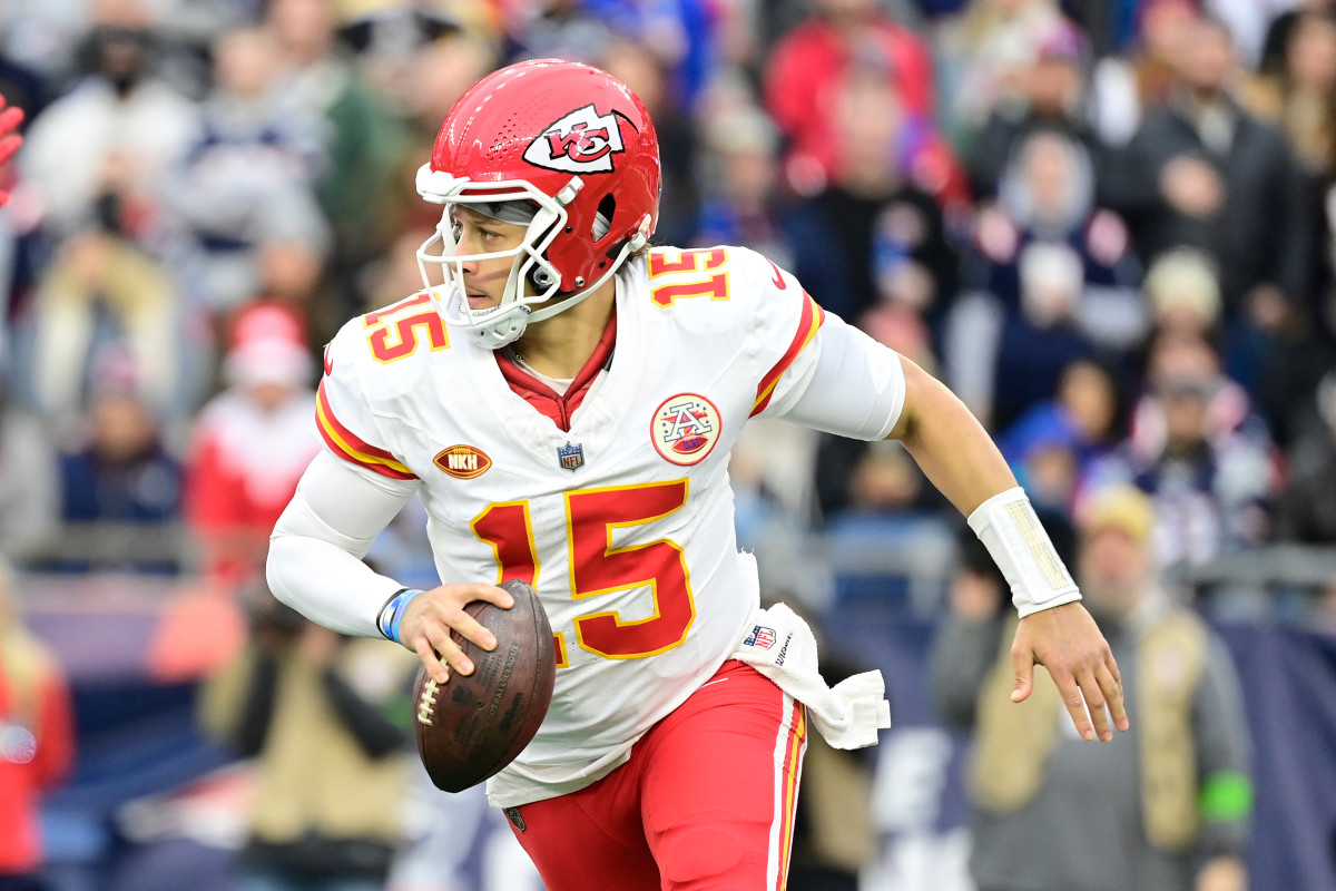 Mahomes during the Chiefs' 27-17 win over the Patriots on Dec. 17, 2023.