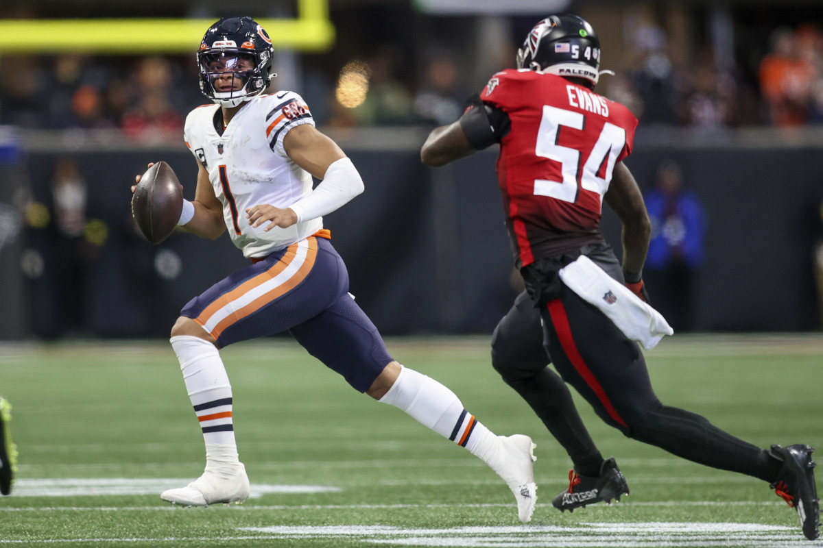 Chicago Bears quarterback Justin Fields (rumored Atlanta Falcons target) will have a chance to prove he can lead a team to the playoffs in the final two weeks of the NFL season. 