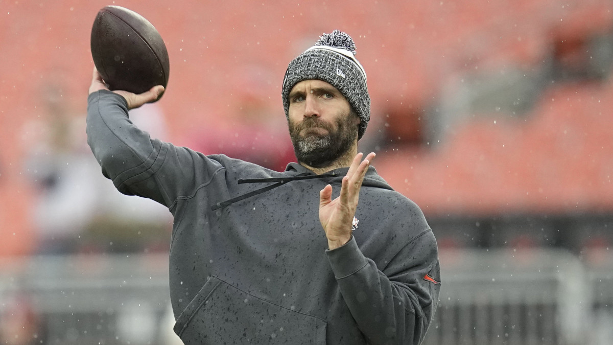 Joe Flacco will be taking on one of his former team's Thursday night when the Cleveland Browns face the New York Jets.