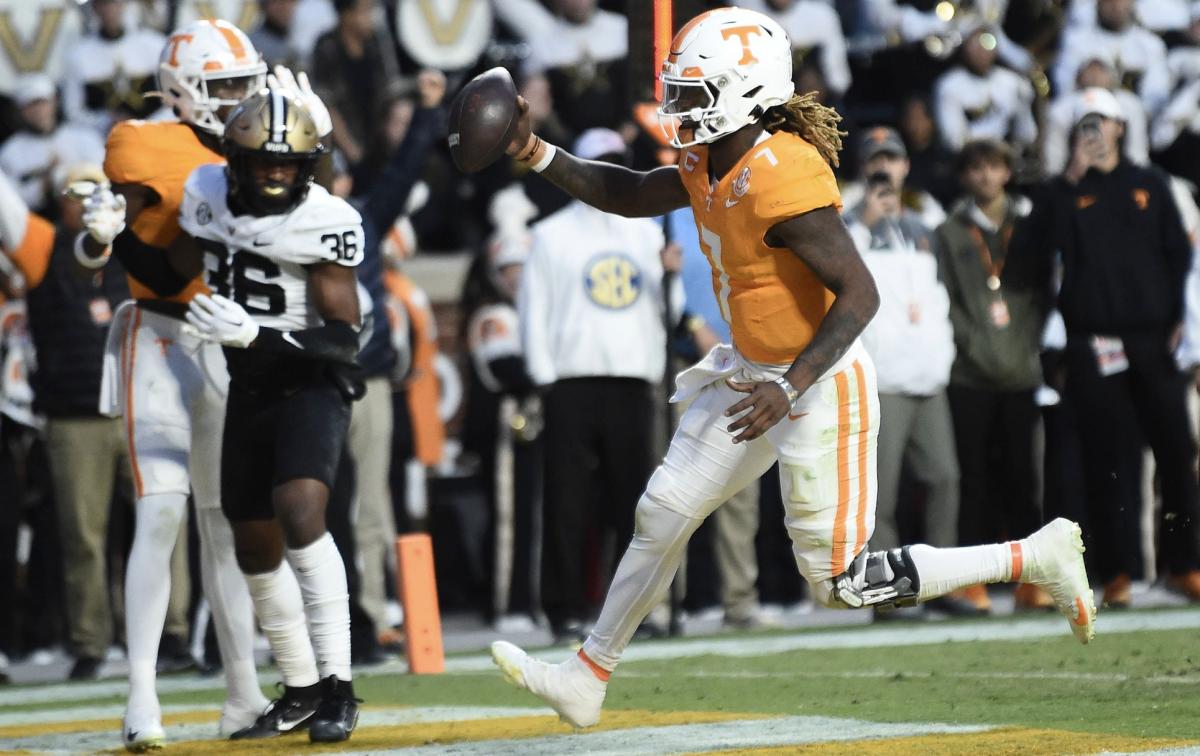 Tennessee Volunteers QB Joe Milton during the win over Vanderbilt. (Photo by Saul Young of the News Sentinel)