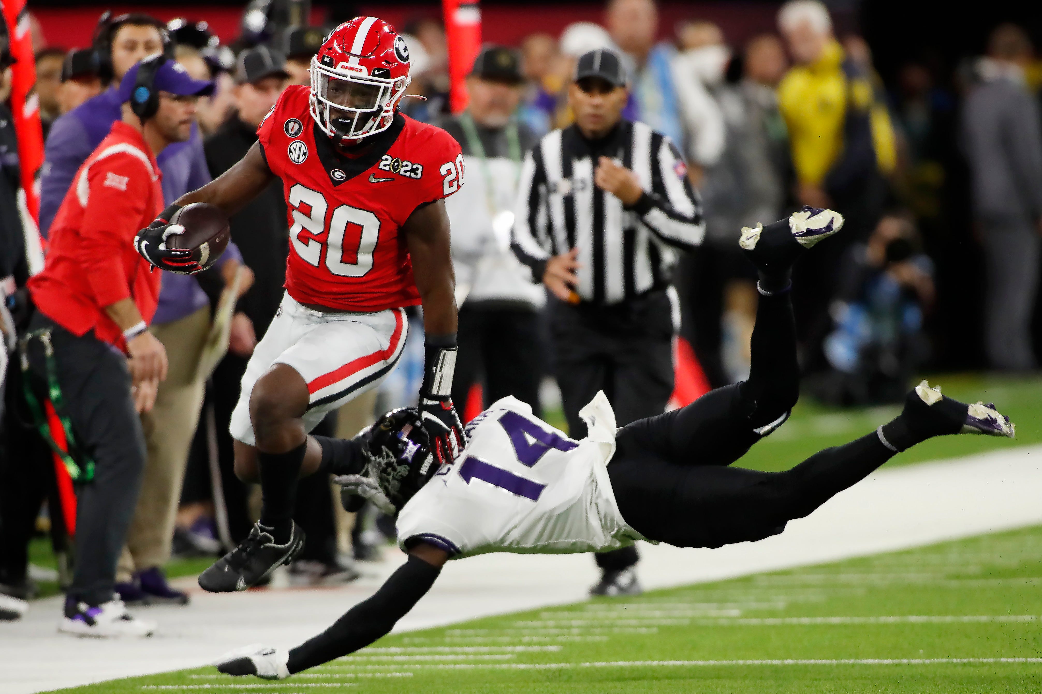 Senior Running Back Enters the Transfer Portal Sports