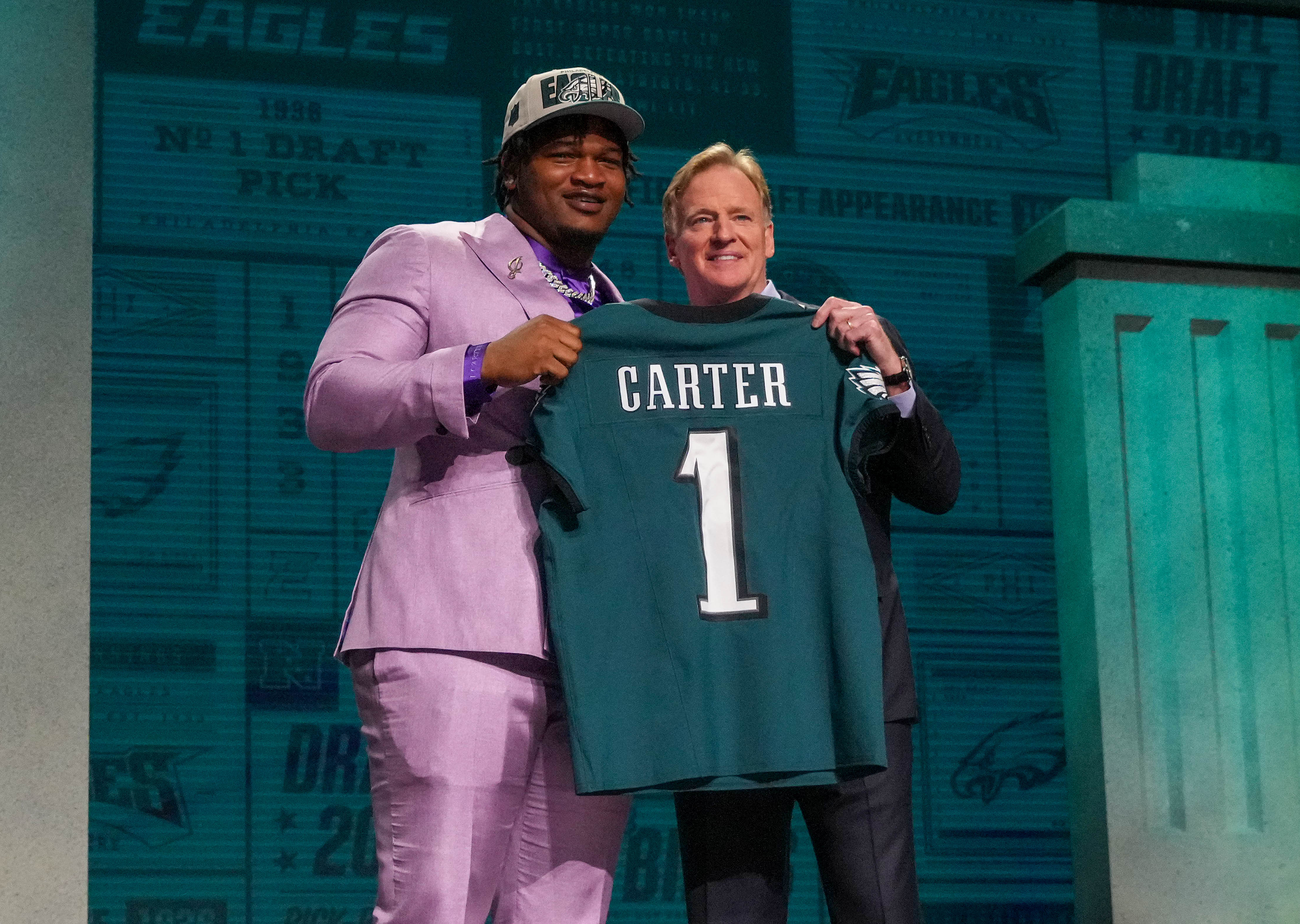 Apr 27, 2023; Kansas City, MO, USA; Georgia defensive lineman Jalen Carter with NFL commissioner Roger Goodell after being selected by the Philadelphia Eagles ninth overall in the first round of the 2023 NFL Draft at Union Station. © Kirby Lee-USA TODAY Sports