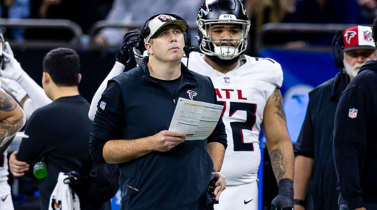 Arthur Smith looks on from the sideline during a Falcons game against the Saints.