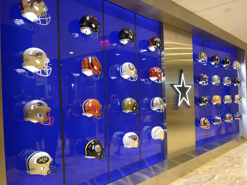 cowboys helmet wall 