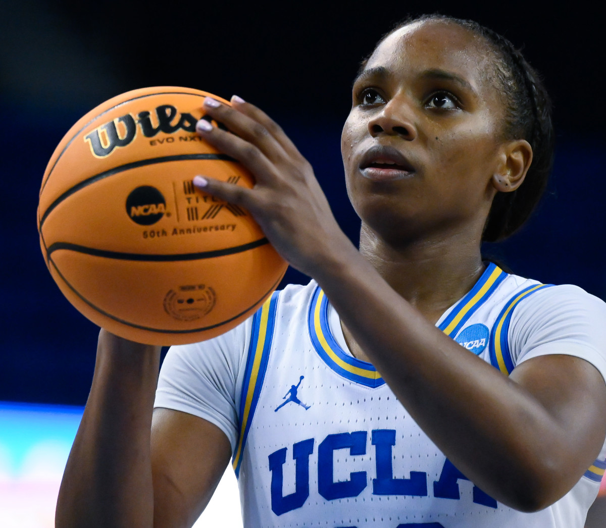 UCLA Women's Basketball: Charisma Osborne Helped Off Court After Fall