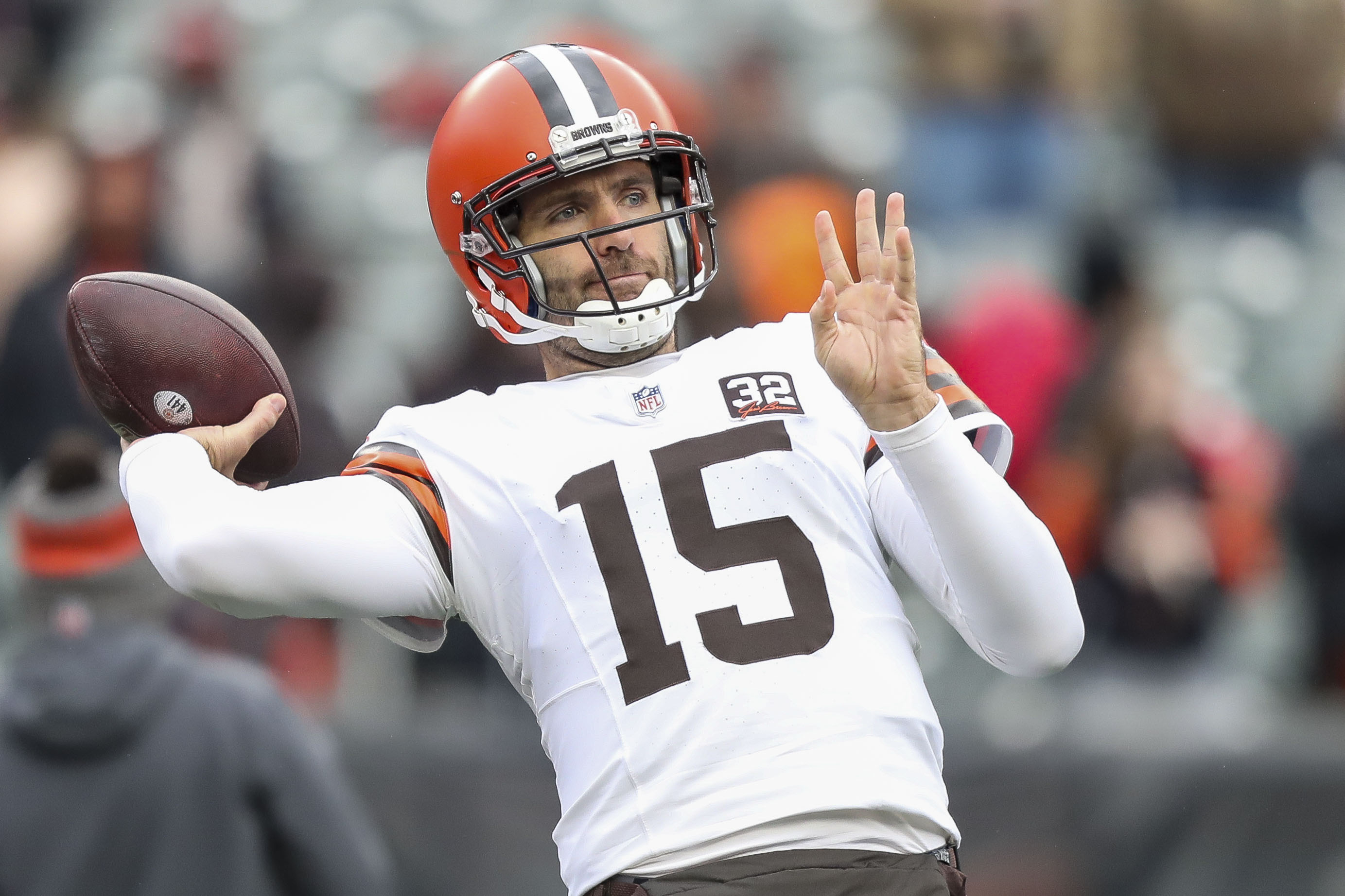 Jan 7, 2024; Cincinnati, Ohio, USA; Cleveland Browns quarterback Joe Flacco (15) throws a pass during warmups before the game against the Cincinnati Bengals at Paycor Stadium.