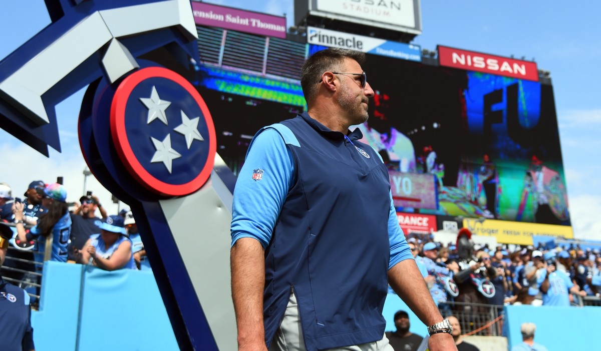 Sep 25, 2022; Nashville, Tennessee, USA; Tennessee Titans head coach Mike Vrabel takes the field before the game against the Las Vegas Raiders at Nissan Stadium. 