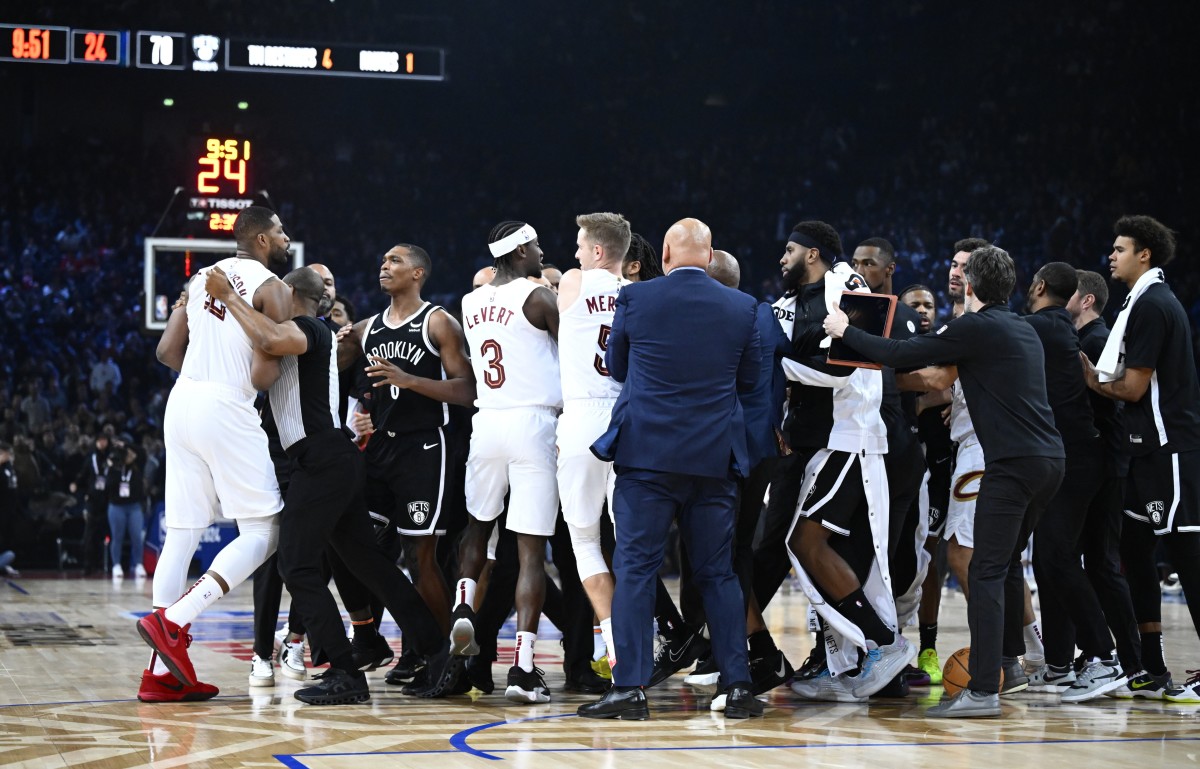  Cleveland Cavaliers and Brooklyn Nets players are separated in the NBA Paris Game at AccorHotels Arena