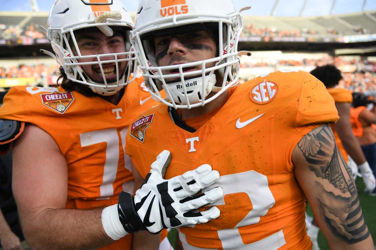Tennessee Volunteers ILB Jeremiah Telander during the win vs. Iowa. (Photo by Saul Young of the News Sentinel)