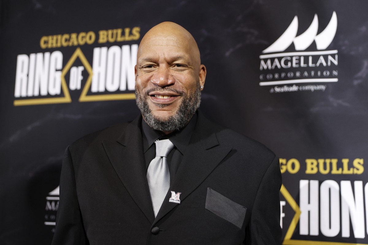 Ron Harper attends inaugural Ring of Honor gala at United Center.