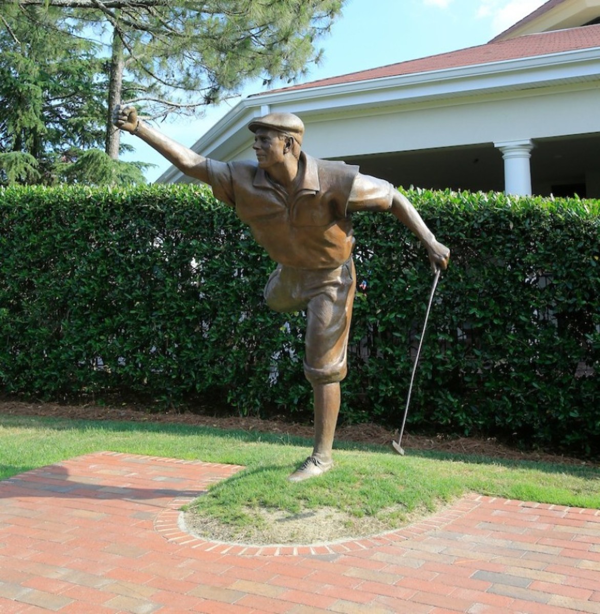 A statue at Pinehurst (N.C.) Resort’s No. 2 Course honors the late Payne Stewart for his iconic reaction upon winning the 1999 U.S. Open. 