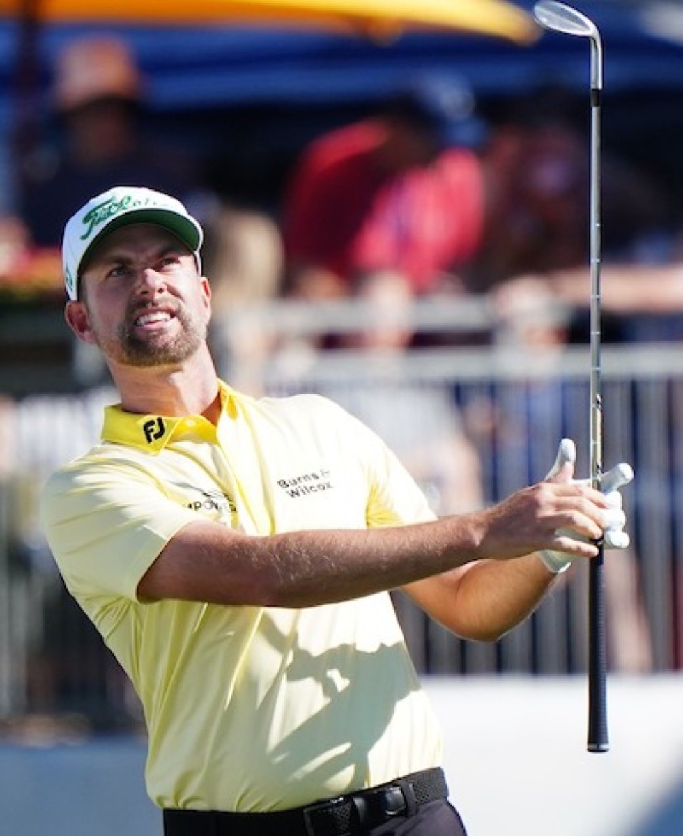 Webb Simpson finishes with 3 consecutive birdies, including on the 1st playoff hole, to win the Phoenix Open. 