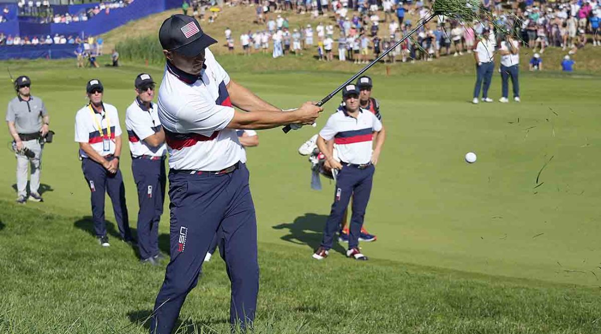 United States' Jordan Spieth plays out of the rough on the 17th hole during his morning Foursomes match at the 2023 Ryder Cup.