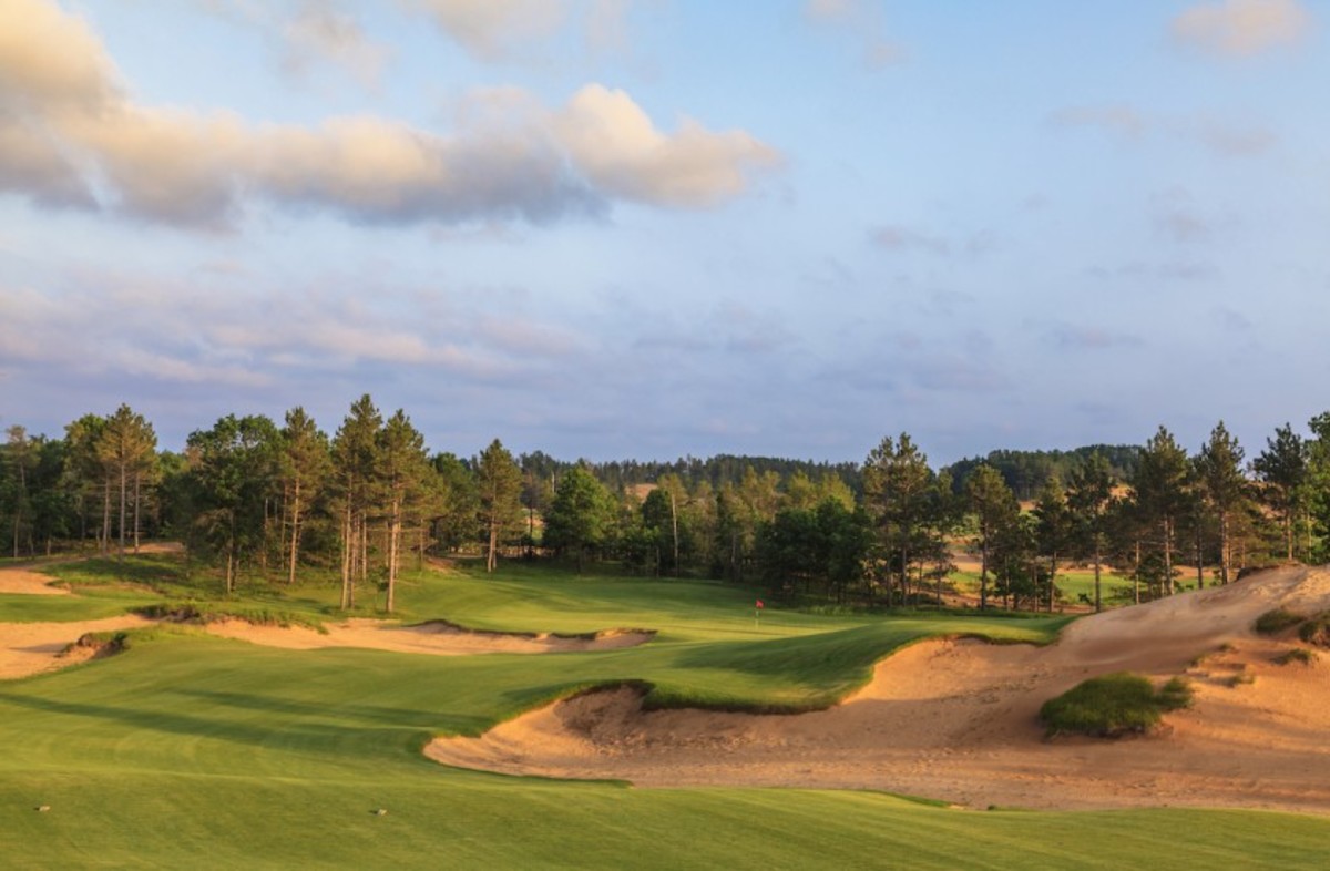 David McLay Kidd's Mammoth Dunes was an acclaimed hit upon its opening in 2018.