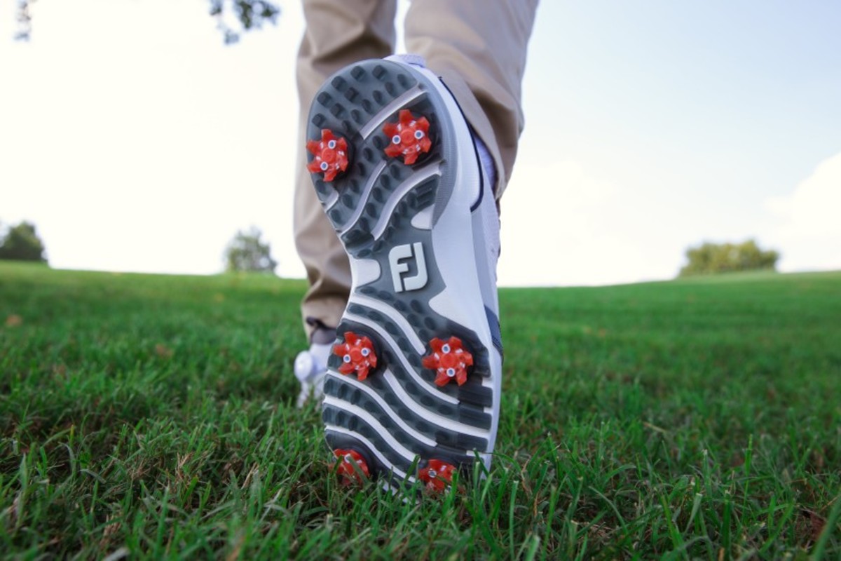 An independent study conducted at Pinehurst Golf Resort's Golf Academy concluded that high-handicap golfers gain an average of nearly 6 yards off the tee when wearing cleats on their golf shoes. The study also reports, though, that players are willing to forego cleats in favor of cleat-less shoes that are more comfortable.