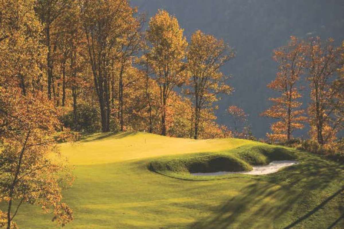 The second hole green amid the fall foliage. 