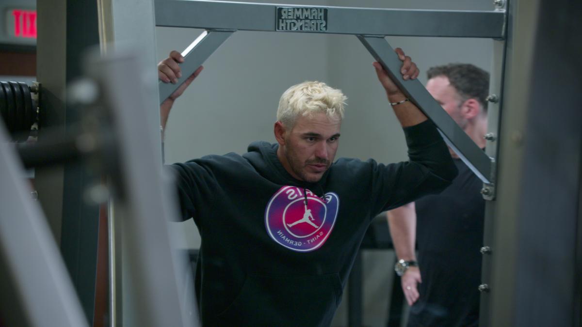 Brooks Koepka is pictured in a gym in Netflix's documentary series "Full Swing."