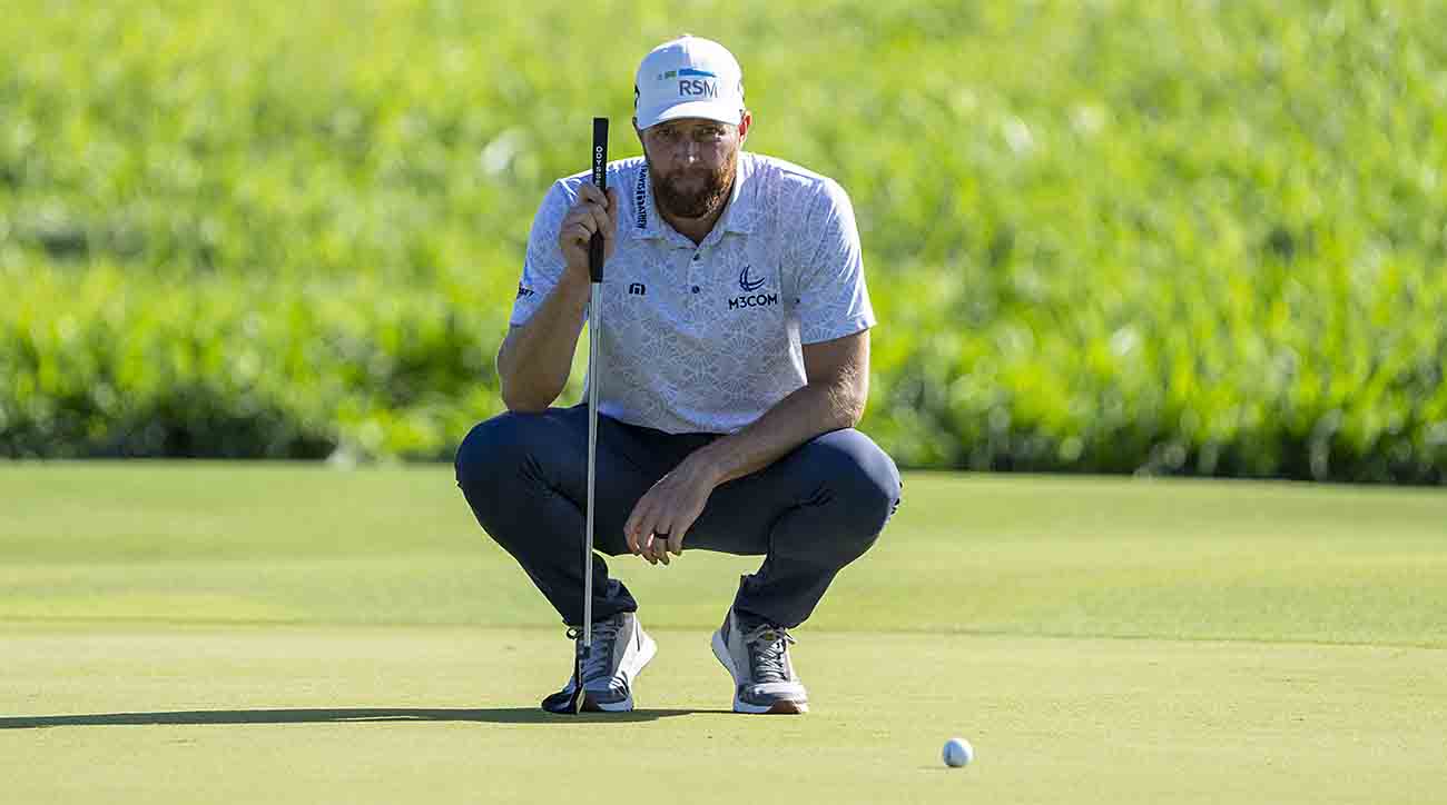 Chris Kirk lines up his putt on the second hole during the final round of the 2024 Sentry golf tournament at Kapalua.