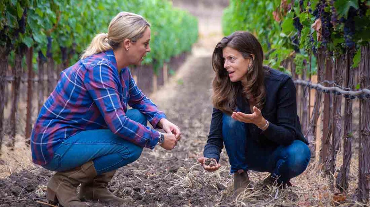 Cristie Kerr and Helen Keplinger at work in the vineyard.