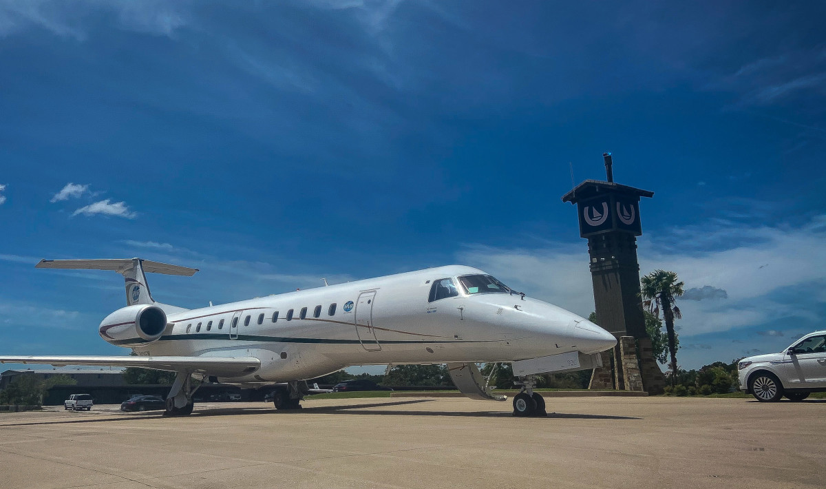 LUXURY LIFESTYLE JET SLIDE