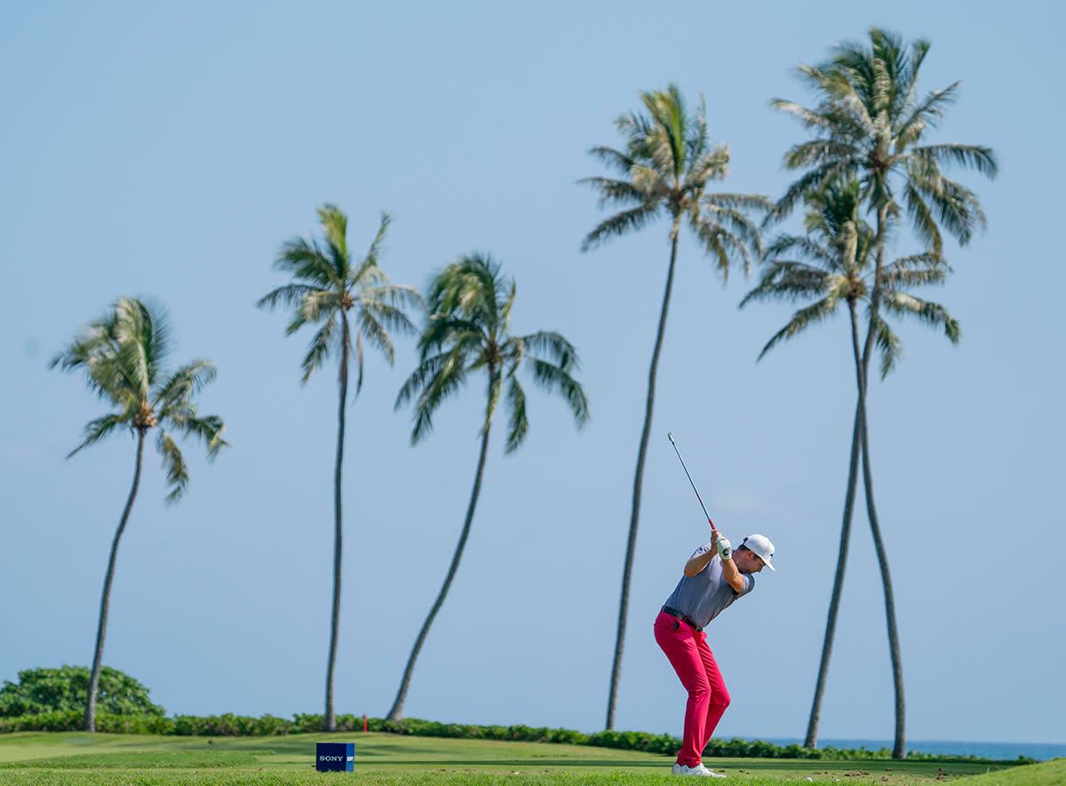 Bo Hoag plays the 11th hole at the 2021 Sony Open.