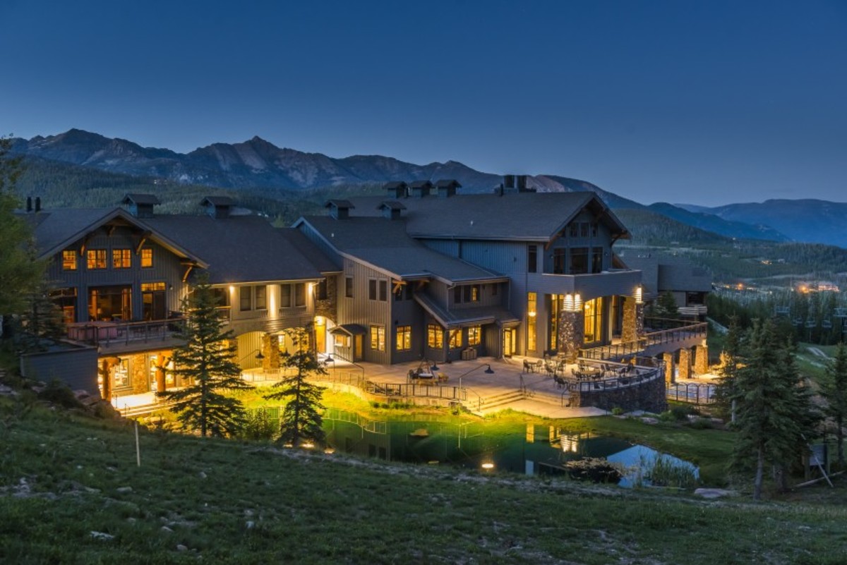 Moonlight Basin's Moonlight Lodge, opened in 2000, before a ski area was conceived on the Moonlight side of the mountain. In went private for members in 2017.