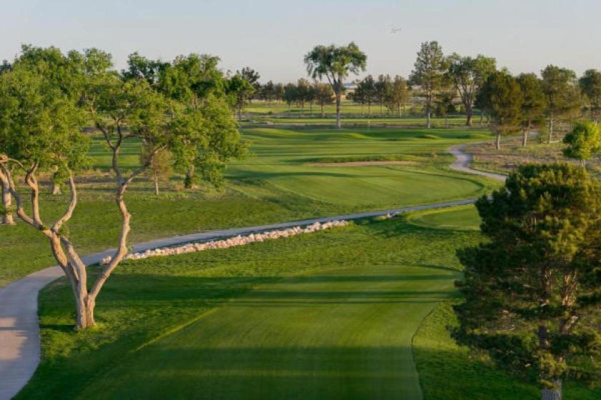 Rockwind opened to acclaim, ranking No. 7 on Golf Digest's Best New Courses list for 2015. Earlier this year, Golfweek ranked Rockwind the third best course in New Mexico.