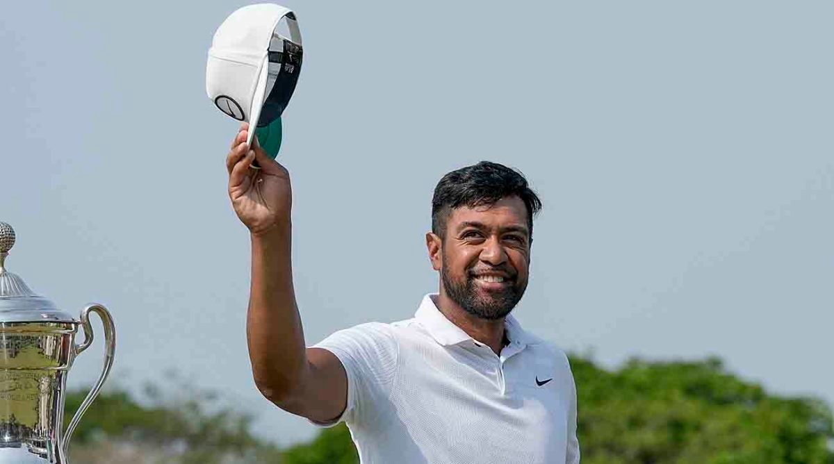 Tony Finau waves to the crowd after winning the 2023 Mexico Open at Vidanta.