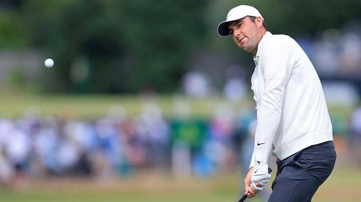 Scottie Scheffler watches the ball in the third round of the 2022 U.S. Open.