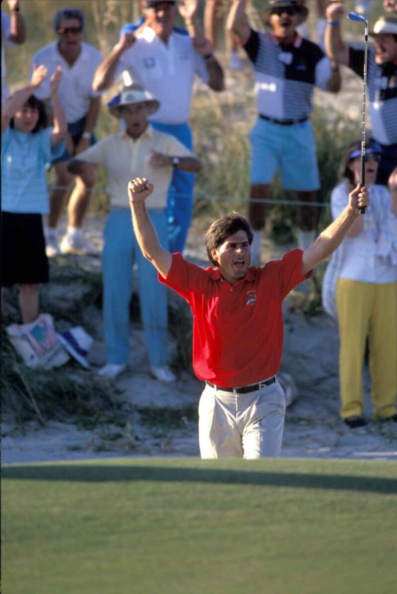 Fred Couples compiles a 3-1-1 record in grabbing a team-co-high 3½ points for the U.S. in its 14½-13½ victory in the 1991 Ryder Cup at Kiawah Island’s Ocean Course. 