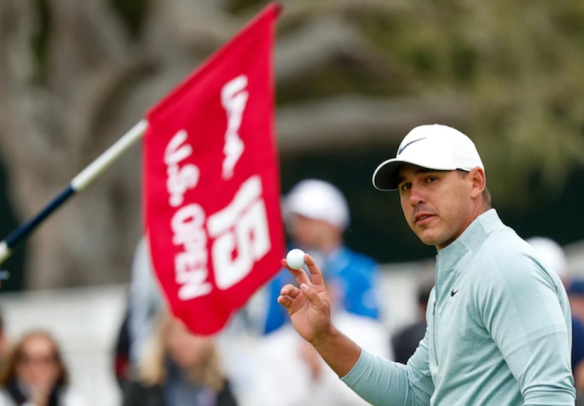 Brooks Koepka saves par at the 15th, but he would finish 2nd to Gary Woodland in a failed bid for a 3rd consecutive U.S. Open title.