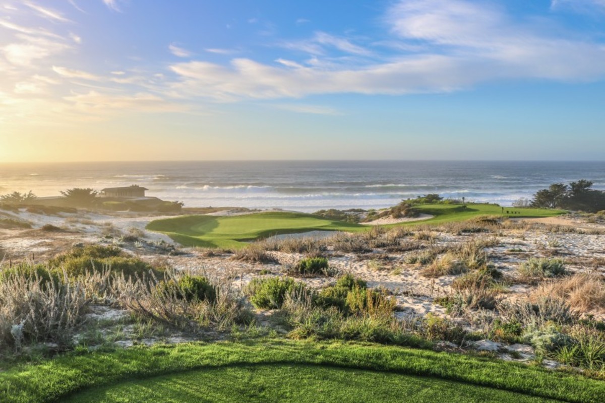 The par-3 third hole that has the Pacific Ocean as a backdrop.