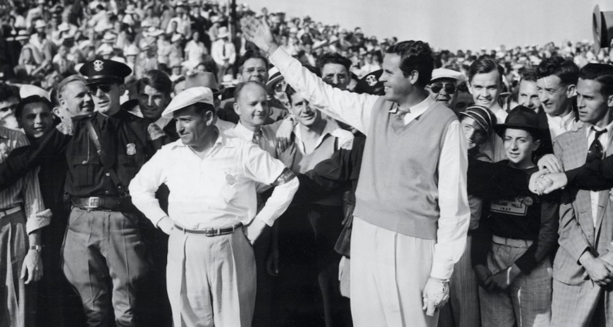 Ralph Guldahl salutes the gallery at Oakland Hills after winning the 1937 U.S. Open. 