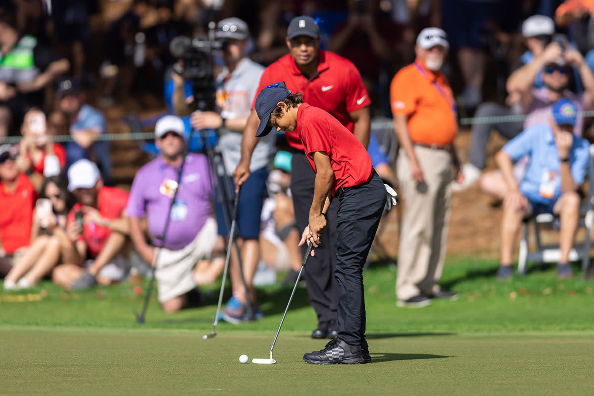 charlie-woods-putts-tiger-watches-sunday-pnc-championship